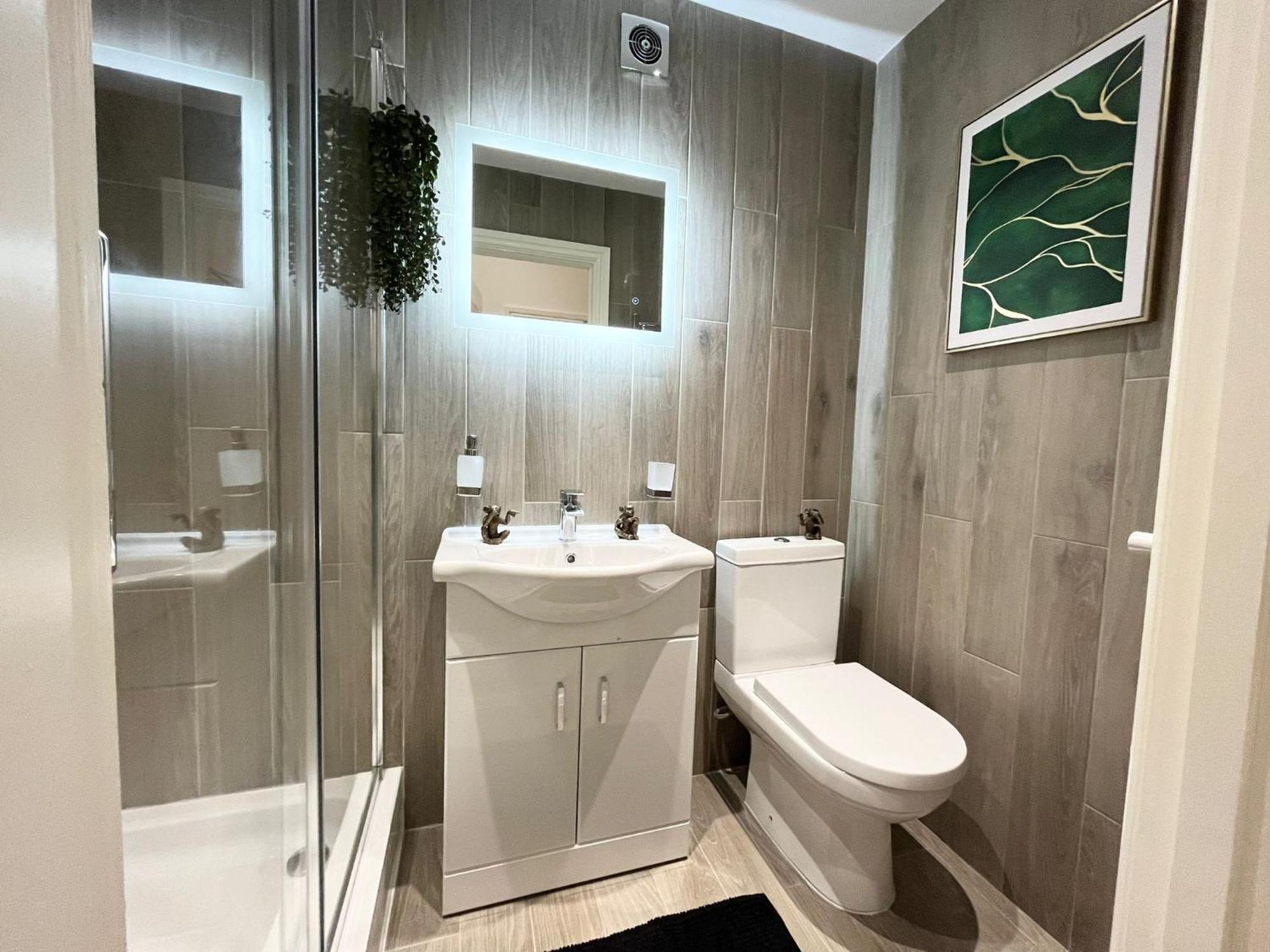 Stylish Ealing -near Tube - Ideal For Family&group Apartamento